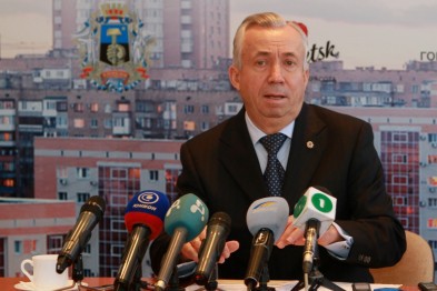 Мэр Донецка призвал горожан принять участие в защите города