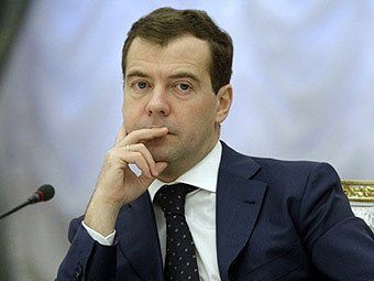 Медведев:Но ни одно государство в мире не может гарантировать территориальную целостность другому государству - это юридический абсурд