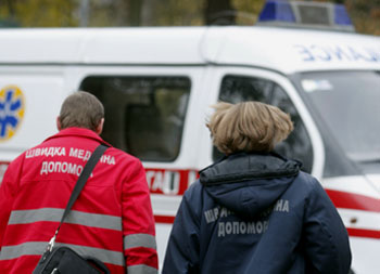 В городские больницы Донецка было доставлено 15 человек с огнестрельными ранениями.