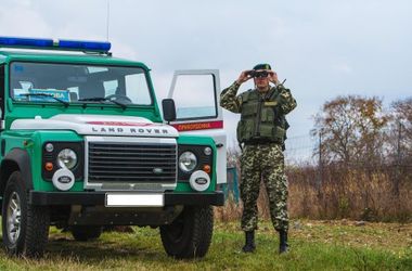 Российские пограничники не заметили прорыва в Украину нескольких грузовиков с вооруженными людьми