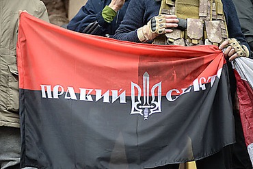В Житомире вооруженные люди взяли в плен около 20 бойцов Правого сектора, - СМИ