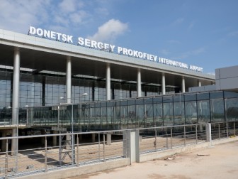 Донецкий аэропорт не работает третьи сутки