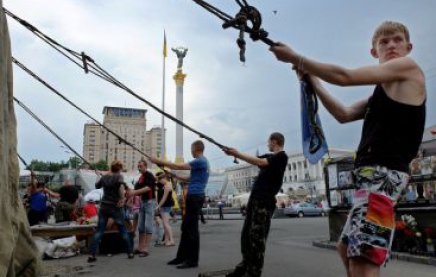 Самооборона Майдана в пятницу начнет демонтаж палаток 