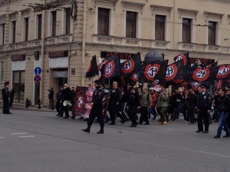 В Питере также прошел фашистский митинг. Фотофакт