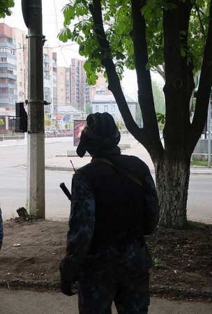 В Славянске боевики готовятся к обороне: фото из города