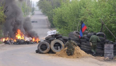Террористы в Славянске пускают вперед местных жителей