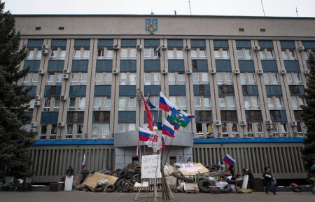 В Луганске во дворе здания СБУ обнаружено тело мужчины без внешних признаков насильственной смерти