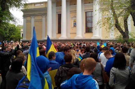 В Одессе – столкновения между сторонниками единства Украины и про-российскими активистами (Онлайн-трансляция)