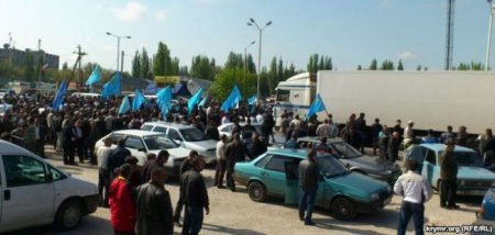 Уже больше 5000 крымских татар прибыли в Армянск для поддержки Мустафы Джемилева