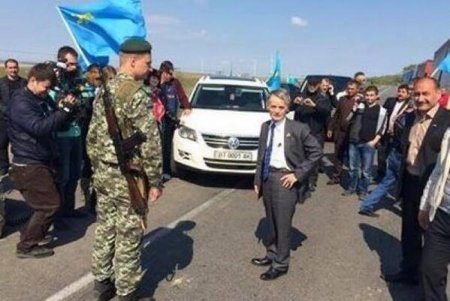 Уже больше 5000 крымских татар прибыли в Армянск для поддержки Мустафы Джемилева