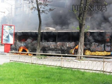 Украинские силовики отбили у экстремистов аэропорт Краматорска и все блокпосты вокруг города Украинские силовики отбили у экстремистов аэропорт Краматорска и все блокпосты вокруг города