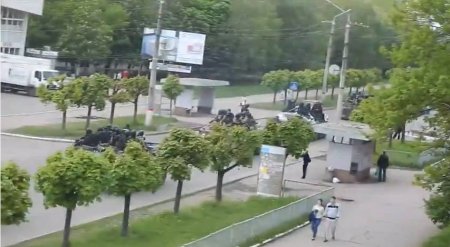 Украинские силовики отбили у экстремистов аэропорт Краматорска и все блокпосты вокруг города