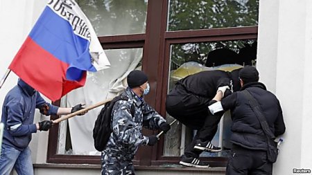 На Луганщине сепаратисты свозят оружие и строят новые блокпосты