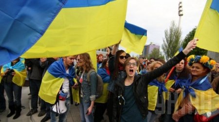 72,8% жителей Донецкой области и 70,1% жителей Луганской области поддерживают территориальную целостность Украины 