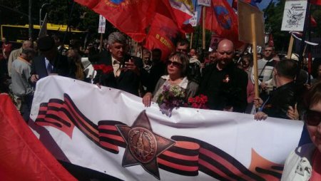 Витренко с колорадской символикой марширует в столице. Вчера СНБО обвинило ее в финансировании сепаратизма. Фото 