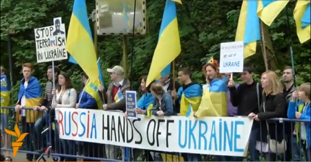 В Донецкой и Луганской областях на альтернативном референдуме около 70% граждан поддержали единую Украину