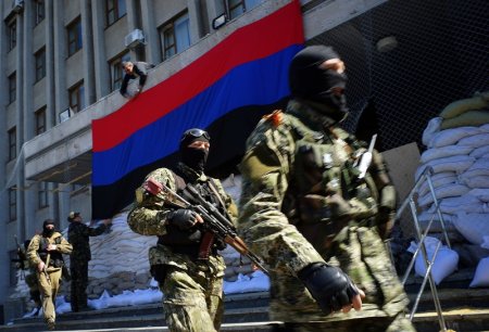 Вооруженные боевики пообещали сжечь завод в Авдеевке, если его рабочие не проголосуют за ДНР