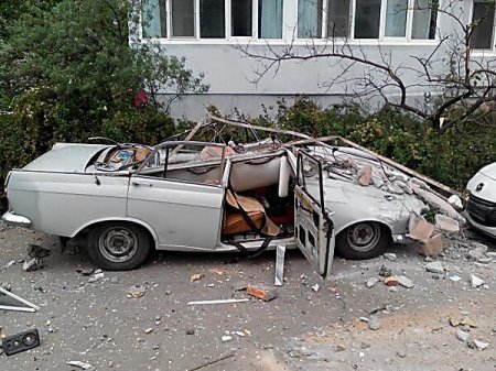 В Николаеве в жилом многоэтажном доме произошел взрыв – обрушилось три верхних этажа. Видео