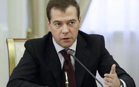 Россия готова к переговорам с Украиной о цене на газ в случае оплаты части долга, - Медведев