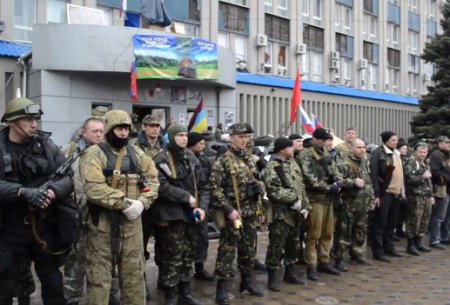 Вооруженные боевики напали на РГА в Луганске и похитили списки избирателей