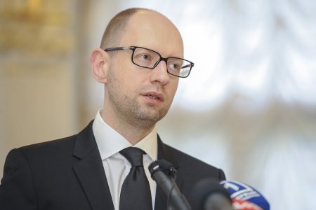 Украина готова отдать Донбассу экономическую самостоятельность — Яценюк Украина готова отдать Донбассу экономическую самостоятельность — Яценюк