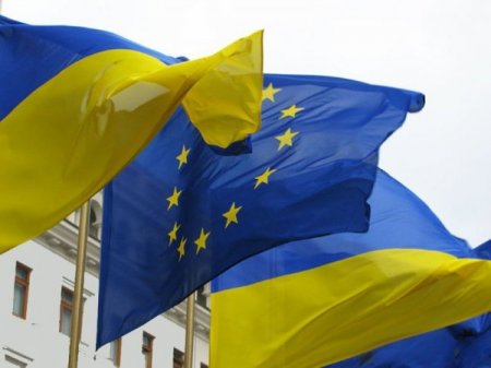ЕС перечислил Украине первые 100 миллионов евро