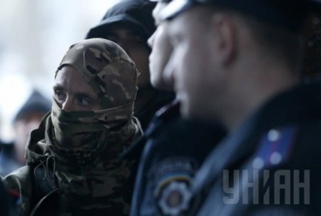 Жители Донецка вышли на улицы города охранять порядок вместе с милицией - ГУ МВС