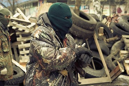 В Харькове СБУ задержала российского снайпера, который воевал в Чечне и ехал убивать украинских военных В Харькове СБУ задержала российского снайпера, который воевал в Чечне и ехал убивать украинских военных