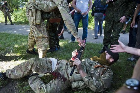 ФОТОФАКТ. Снайпер в Донецке стреляет террористам в пах