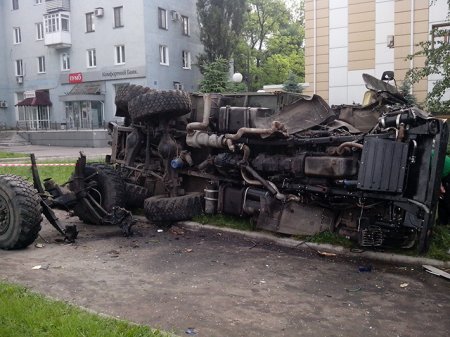 В ходе АТО в Донецке было уничтожено два "КамАЗа", перевозивших сепаратистов