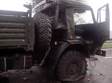В ходе АТО в Донецке было уничтожено два "КамАЗа", перевозивших сепаратистов
