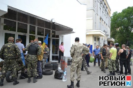 В Киеве требуют отпустить сотника Майдана, которого задержали за беспорядки в Одессе   