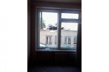 В.Селезнев: террористы обстреливают из гранатометов школу в Славянске, есть пострадавшие. Фото. Видео