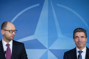 НАТО готово сотрудничать с Порошенко