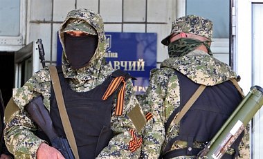 В Луганске 50 террористов захватили авиационно-ремонтный завод