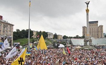 Майдан требует досрочных парламентских выборов