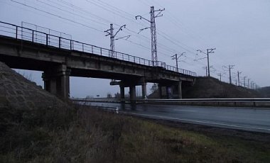 В Марьинском районе Донецкой области террористы взорвали мост