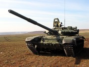 В Снежном заметили два российских танка Т-72