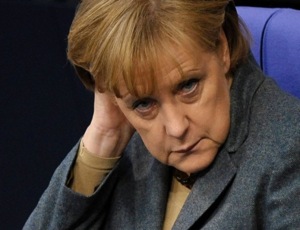 Ангела Меркель шокирована информацией о том, что в Украине сбит военный сомолёт