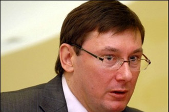 Ю.Луценко: на Донбассе воюют суперпрофи, наемники из РФ и украинские банды