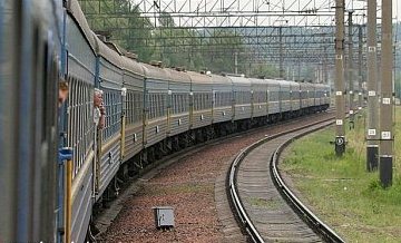 В Донбассе возобновили движение поездов на 7 подорванных участках