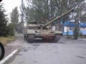 Террористы перегоняют танки в Горловку