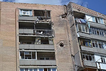 В Славянске боевики из артиллерии обстреляли центр города - погибло восемь мирных жителей (фото, видео)