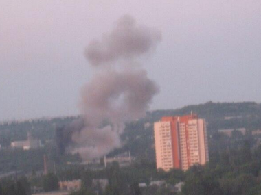 На складах воинской части в Донецке продолжают взрываться боеприпасы (видео)