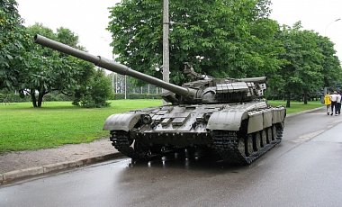 В Луганской области танки прячут во дворах жилых домов