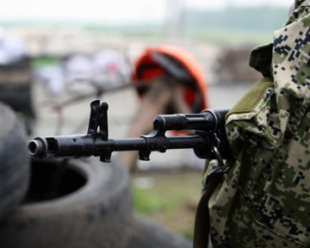 На Луганщине террористы напали на две воинские части