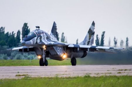 Военная авиация уничтожила три объекта террористов в битве под Луганском