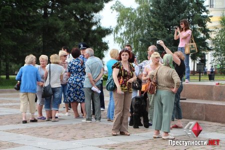 На центральной площади Николаева снова собрались «майдановцы» и русофилы – обстановка накалена