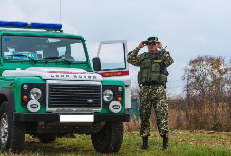 Пограничники во время передислокации к границе с РФ уничтожили троих террористов, их гранатомет и авто с боеприпасами