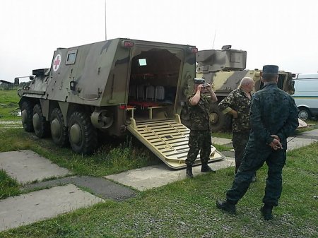 На Харьковщине Нацгвардии представили новые бронемашины «Дозор», которые планируют отправить в зону АТО